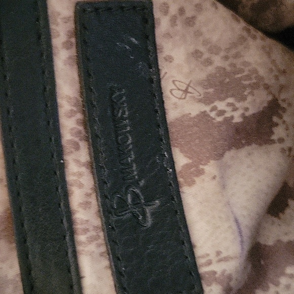 Black Women's Leather Tote Shoulder Bag - Picture 11 of 12